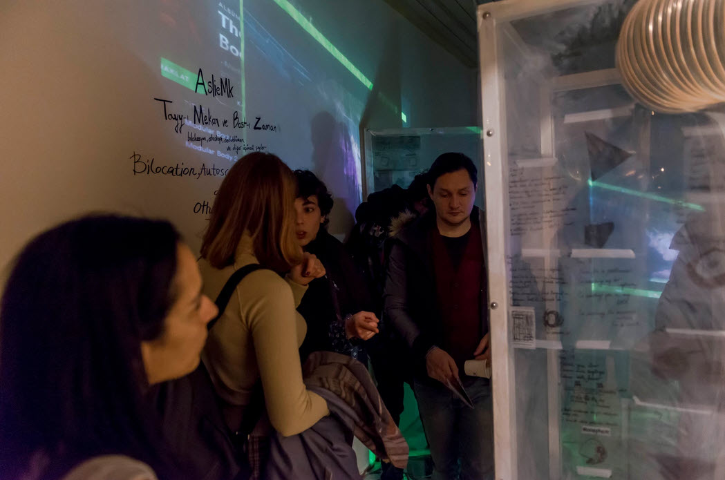 Audience in the laboratory / Bilocation, Performistanbul, 2018