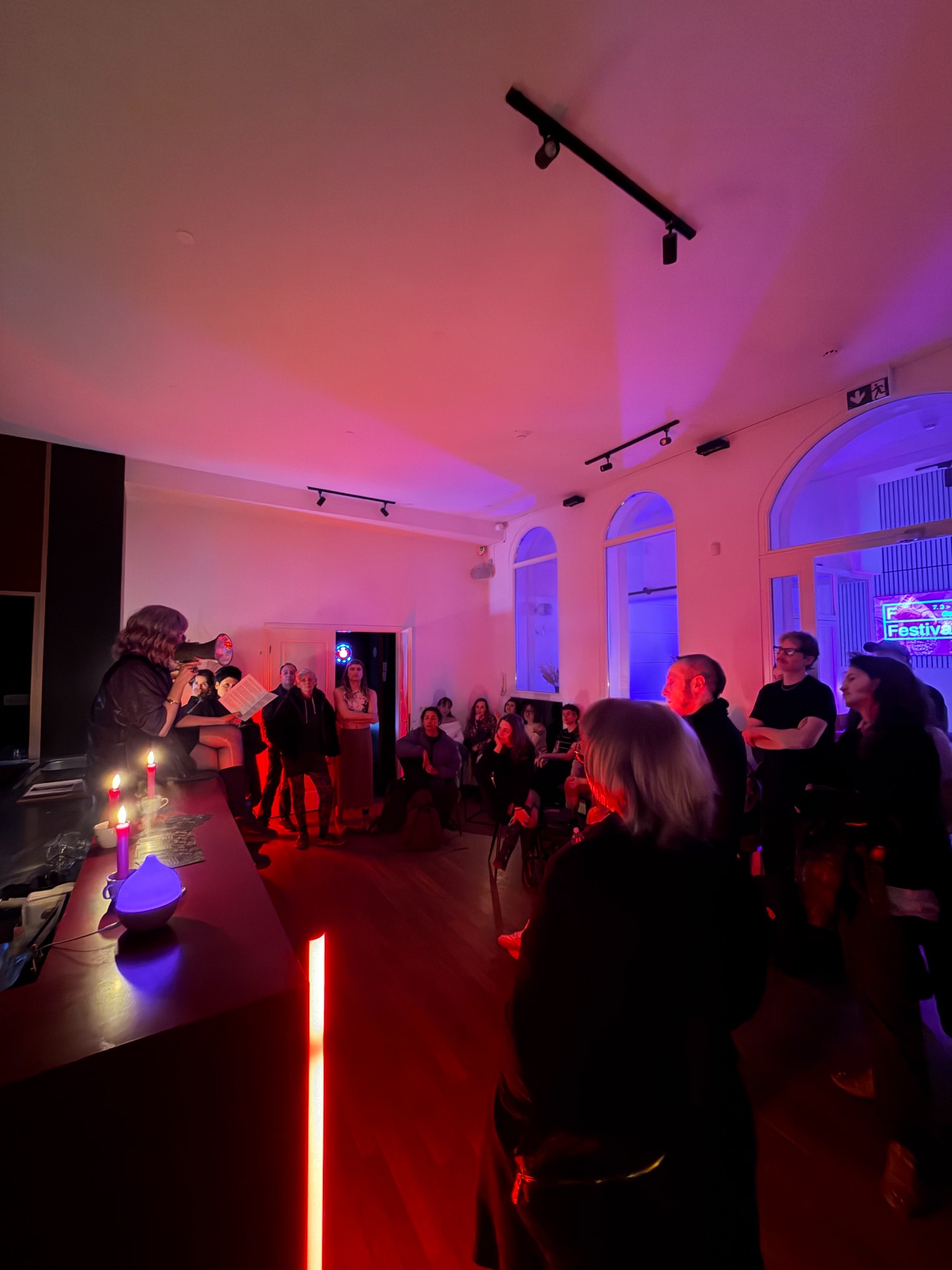 Performance as tutorial / The Barkeeper / Vortex Protocol, 2026 / Photo: Nazan Demir